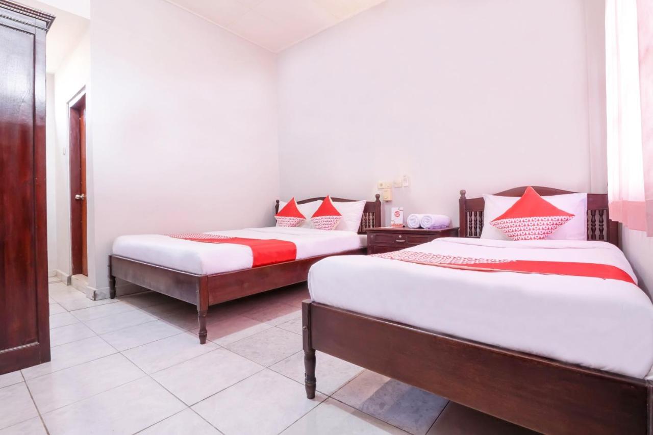 Oyo 2411 Taman Mekar Beach Inn 2 Kuta Lombok Buitenkant foto
