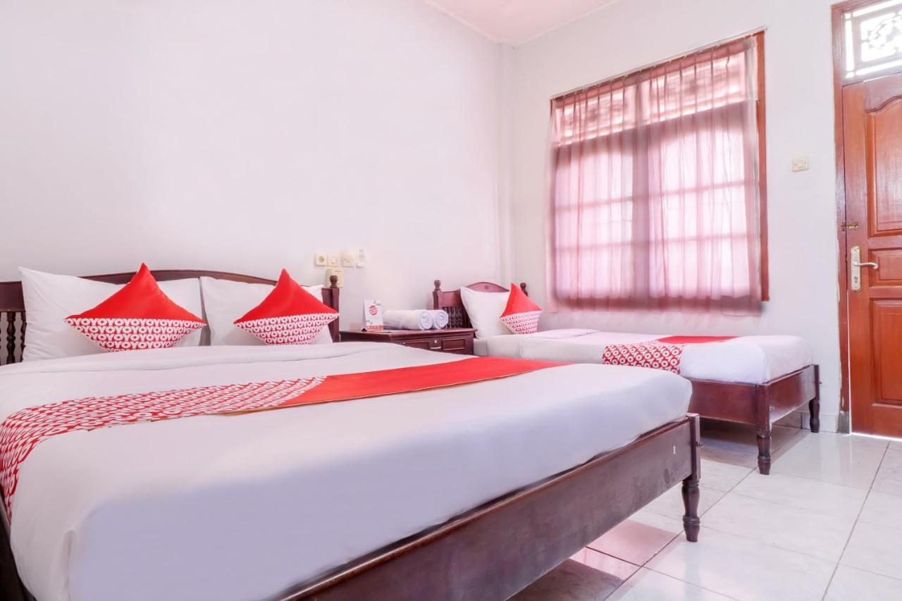 Oyo 2411 Taman Mekar Beach Inn 2 Kuta Lombok Buitenkant foto