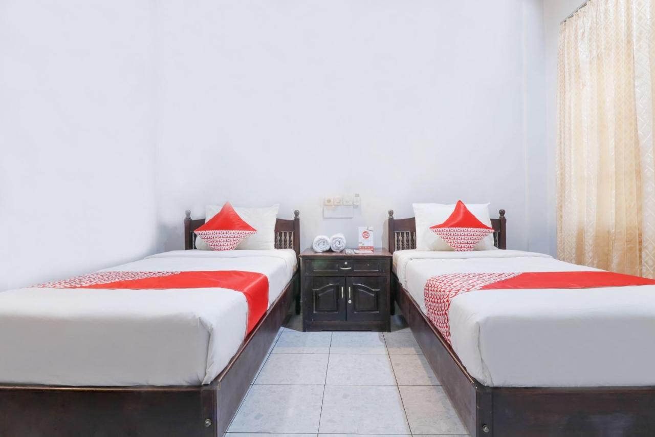 Oyo 2411 Taman Mekar Beach Inn 2 Kuta Lombok Buitenkant foto