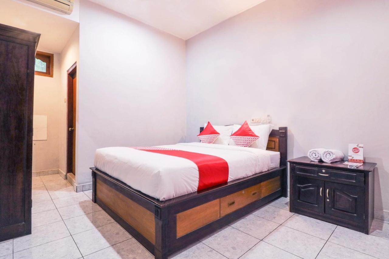 Oyo 2411 Taman Mekar Beach Inn 2 Kuta Lombok Buitenkant foto