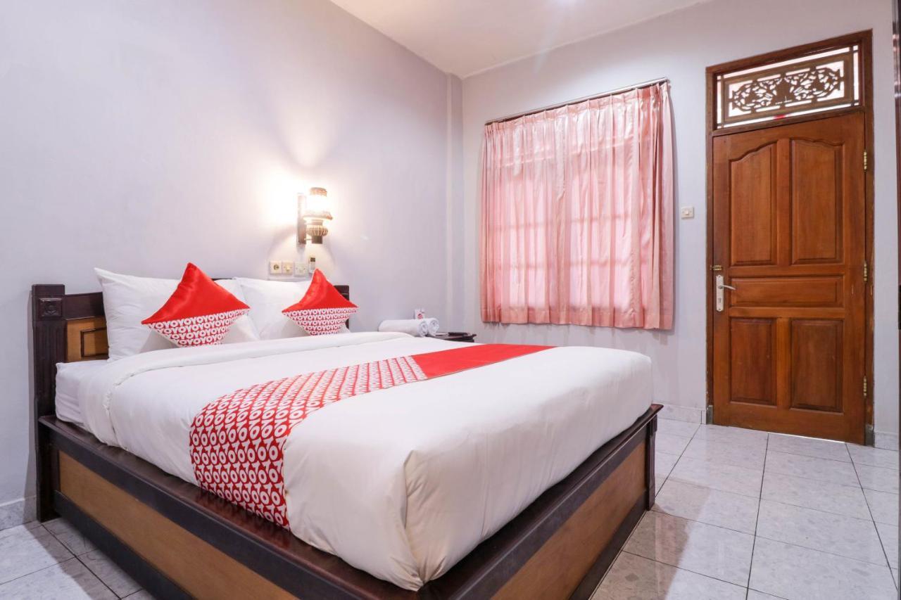 Oyo 2411 Taman Mekar Beach Inn 2 Kuta Lombok Buitenkant foto