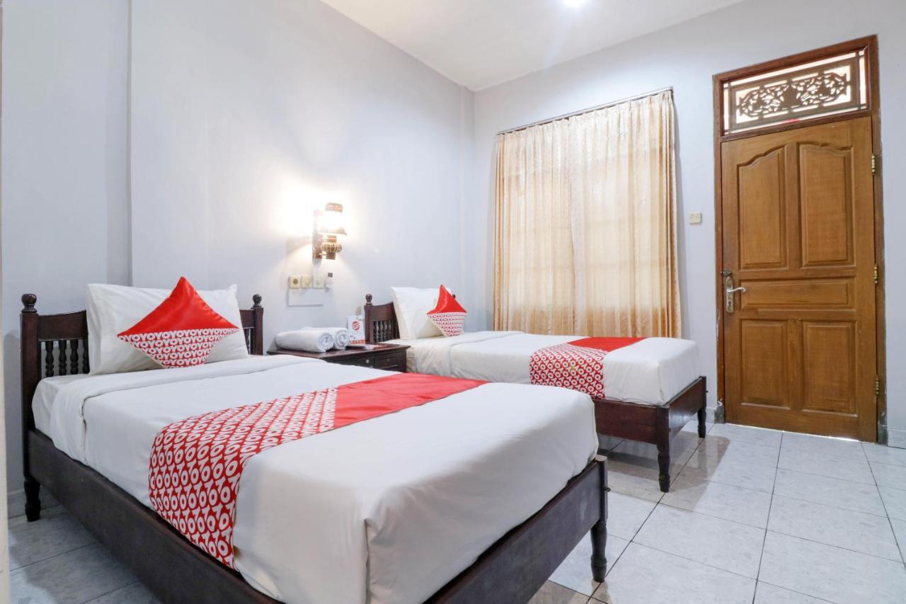 Oyo 2411 Taman Mekar Beach Inn 2 Kuta Lombok Buitenkant foto