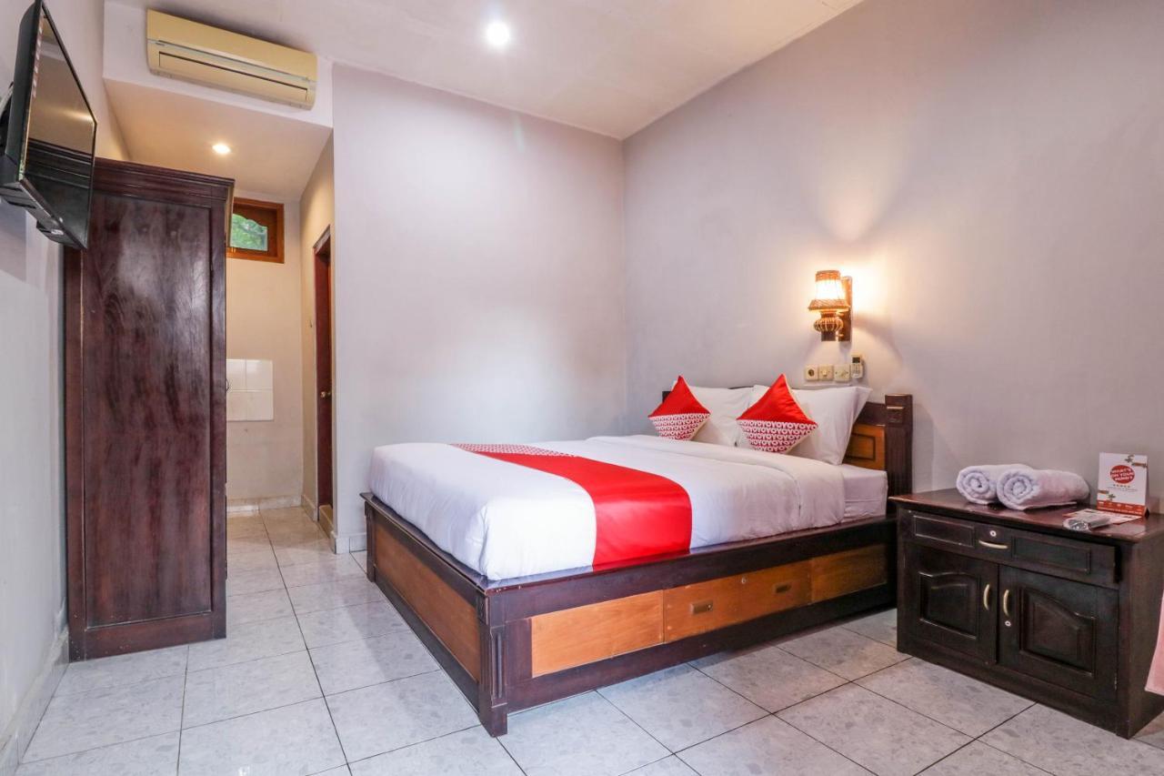 Oyo 2411 Taman Mekar Beach Inn 2 Kuta Lombok Buitenkant foto