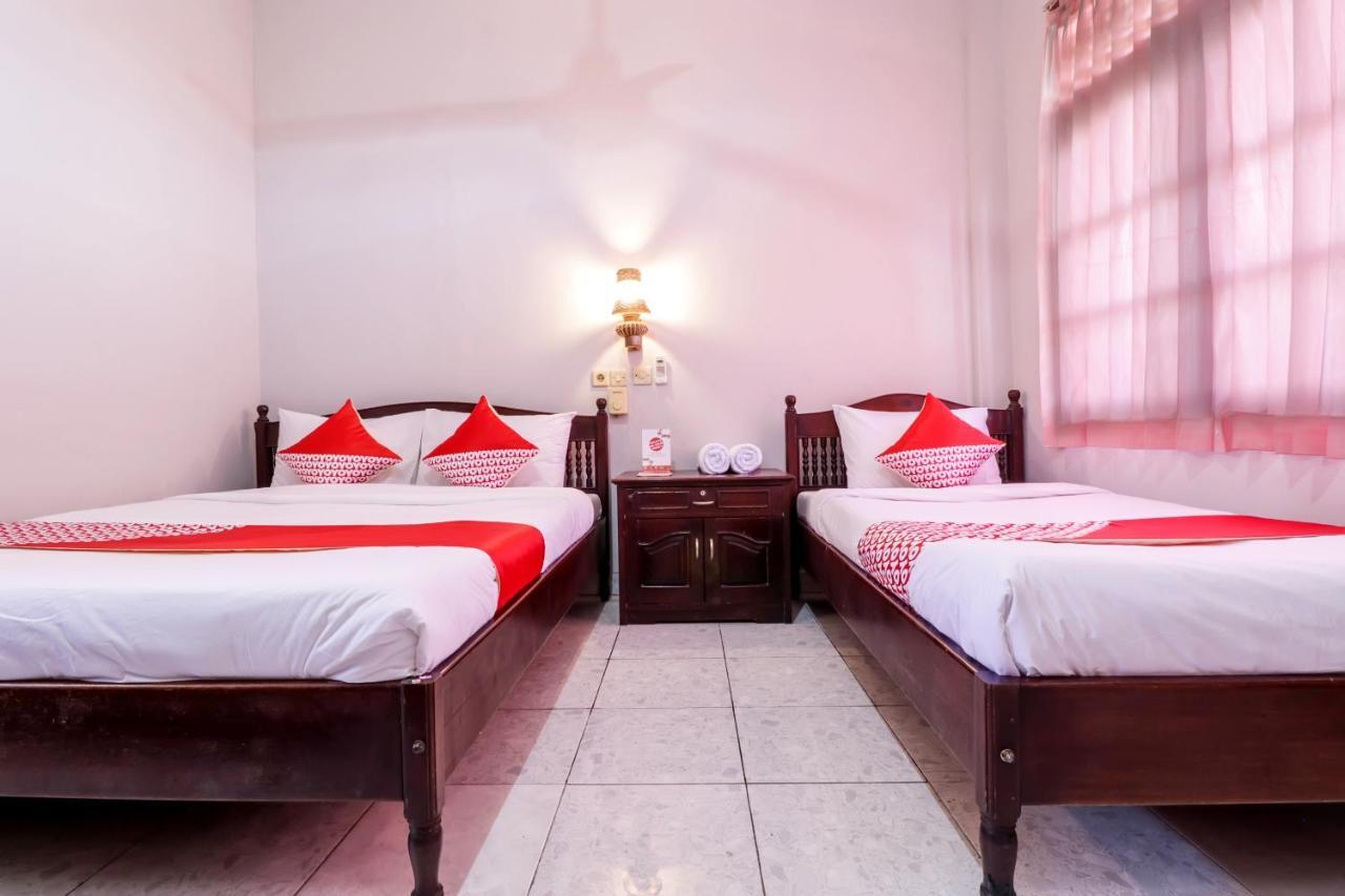 Oyo 2411 Taman Mekar Beach Inn 2 Kuta Lombok Buitenkant foto
